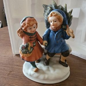 Avon 1981 Vintage Christmas Memories Figurine